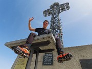 44 Alla imponente bella croce di vetta del Resegone -Punta Cermenati (1875 m)